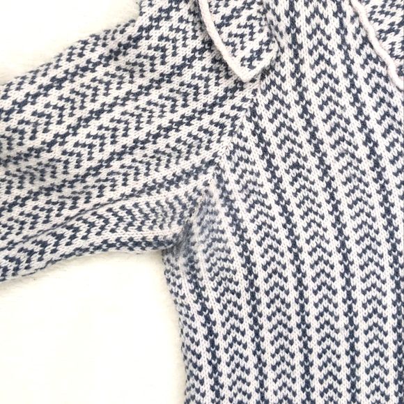 Marc by Marc Jacobs Gray Ruffle Shoulder Sweater - Picture 4 of 4